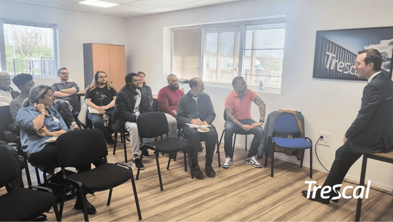 Photo Laurent Labatut Trescal devant les alternants